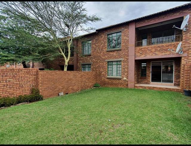 2 BEDROOM PROPERTY TO RENT IN MOOIKLOOF RIDGE ESTATE